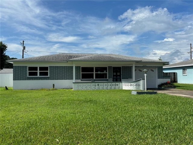 9950 52nd Terrace N - Photo 1