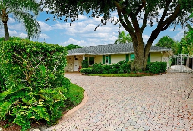 129 Alhambra Place - Photo 1