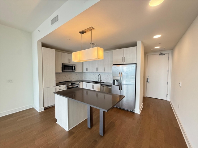 3300 Main St - Photo 1