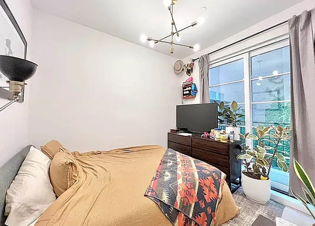 973 Kent Avenue brooklyn - Photo 1