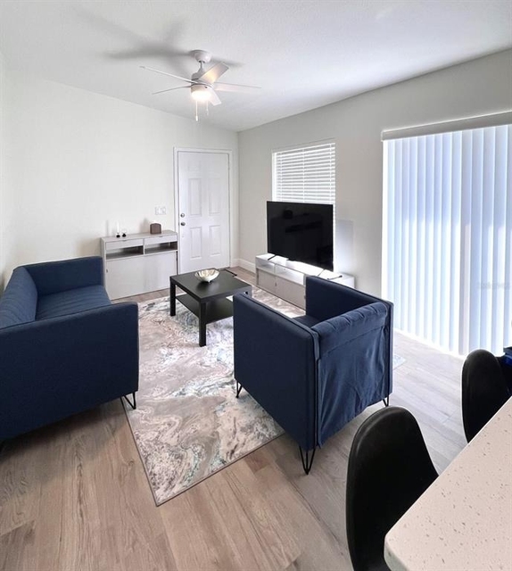 2414 Center Avenue - Photo 1