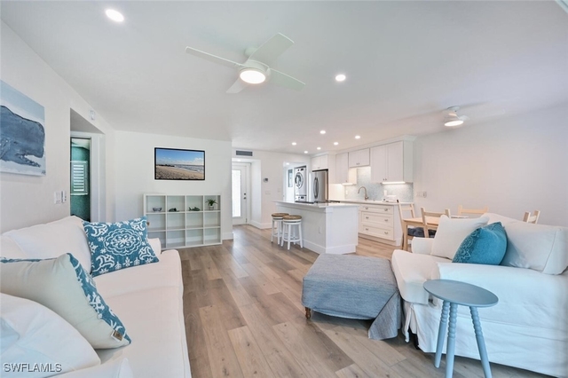 250 7th Avenue S - Photo 1