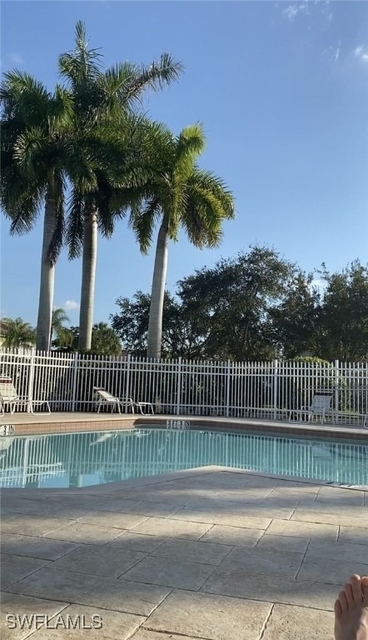 768 Hampton Circle - Photo 1