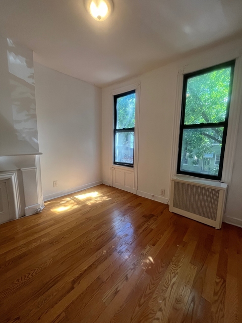 369 Menahan Street - Photo 1