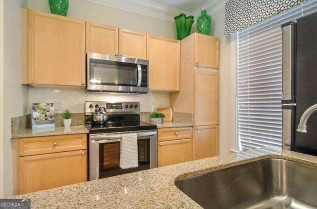100 Ladson Court - Photo 1