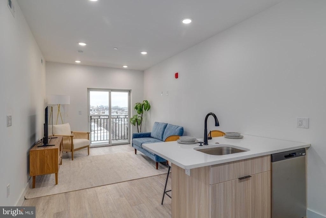 2400 E Huntingdon Street - Photo 1