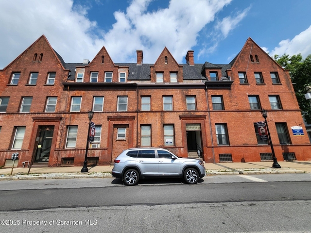 98 N Franklin Street - Photo 1