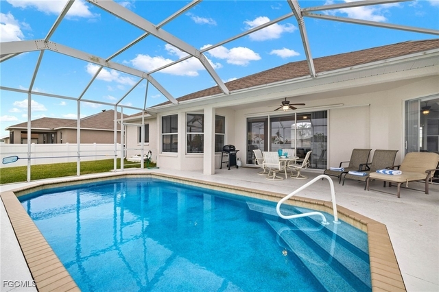 1049 Nw 38th Place - Photo 1