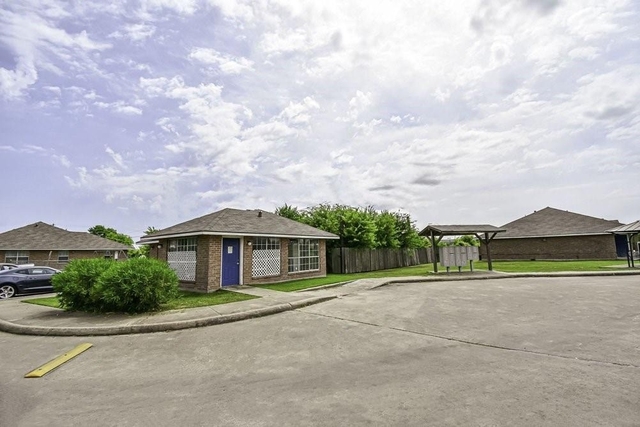 100 Justin Way - Photo 1