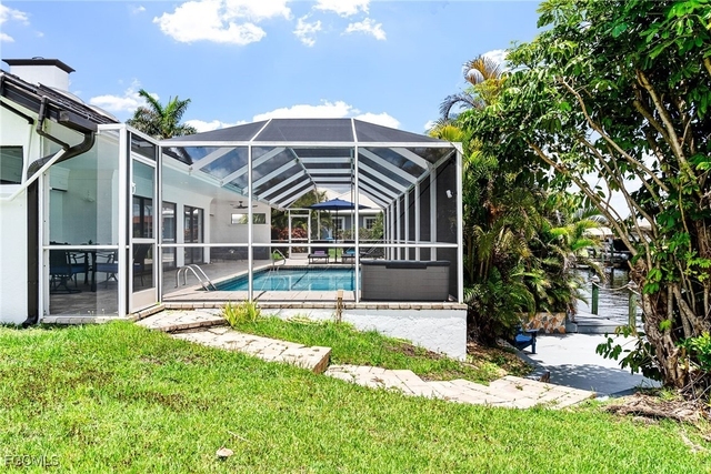2328 Se 27th Street - Photo 1