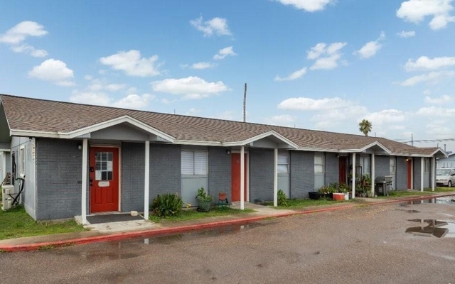 1010 Behmann St - Photo 1