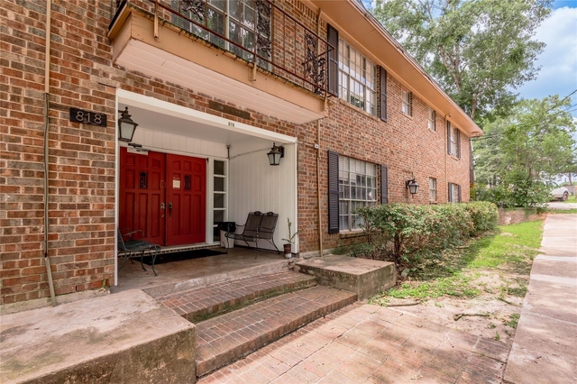 818 University Avenue - Photo 1