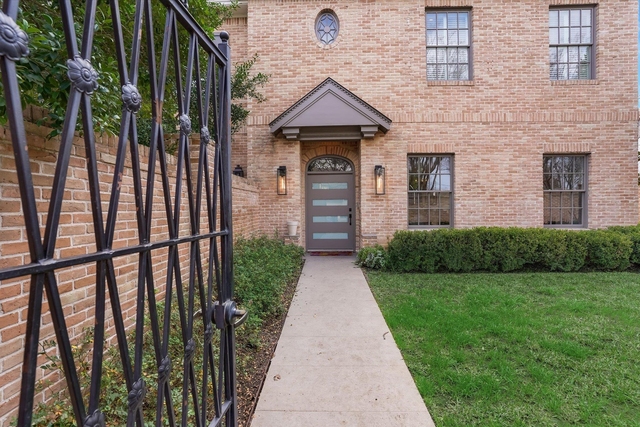 3705 Gilbert St - Photo 1