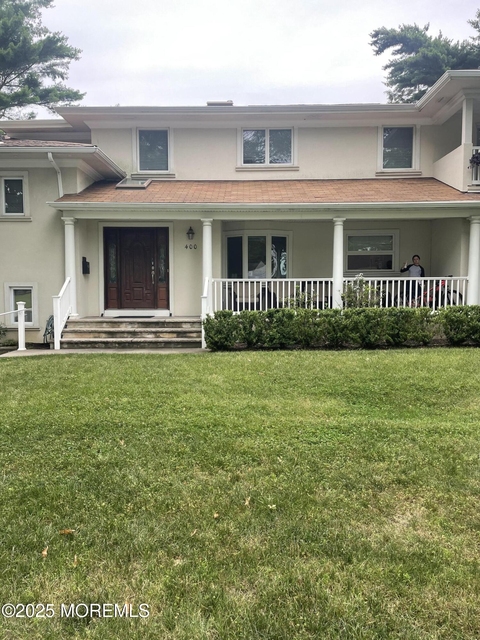400 Grant Avenue - Photo 1