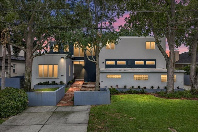 838 Monterey Boulevard Ne - Photo 1