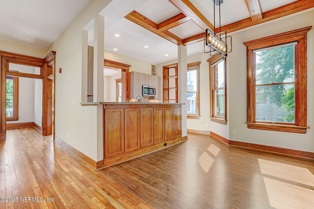 122 E Duval Street - Photo 1