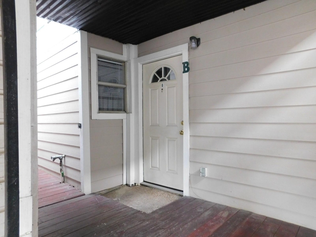 1409 Wentworth Street - Photo 1