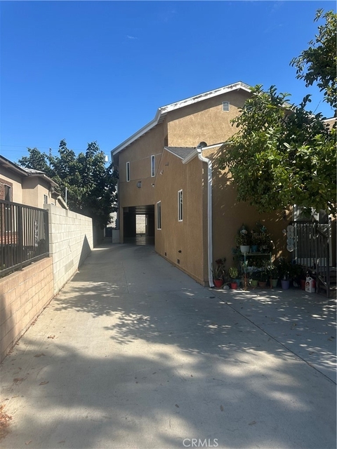 14233 Tiara Street - Photo 1
