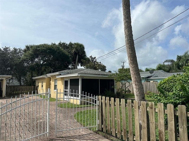 401 Oakwood Avenue - Photo 1