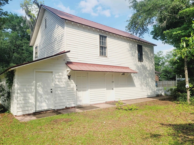 302 Jefferson Street - Photo 1