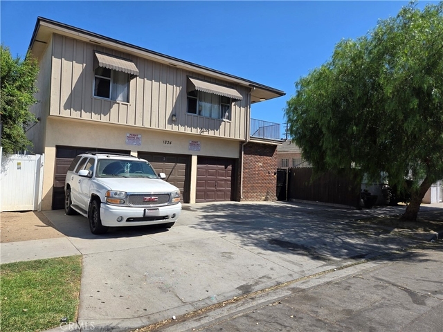 1834 Pine Avenue - Photo 1