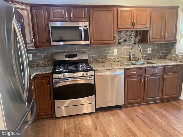 5102 Glassmanor Drive - Photo 1