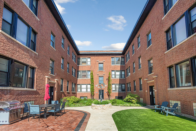 7423 N Clark Street - Photo 1