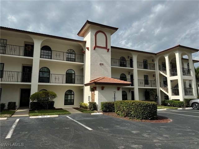 605 Augusta Boulevard - Photo 1