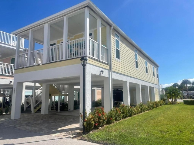 389 Ne Sand Dune Way - Photo 1