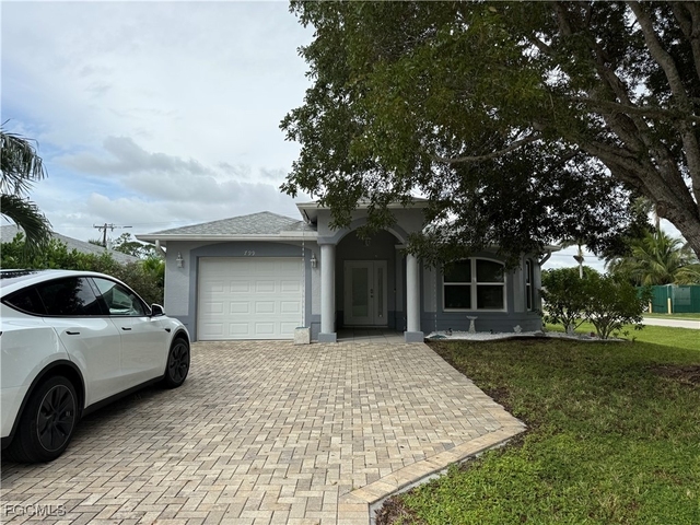 799 94th Avenue N - Photo 1