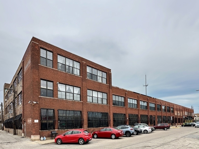 3124 W Carroll Street - Photo 1