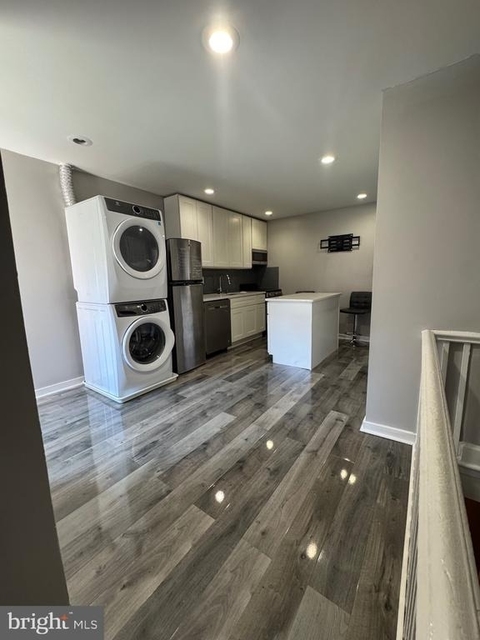 1429 N Hollywood Street - Photo 1