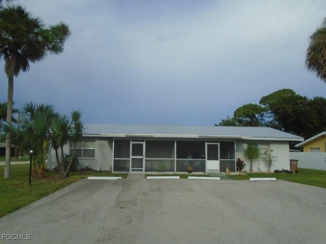 4926 York Street - Photo 1