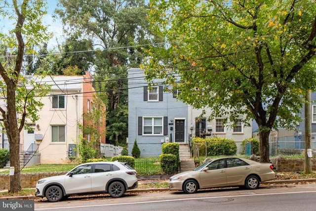 224 Malcolm X Avenue Se - Photo 1