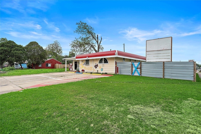 5639 Overdale Street - Photo 1