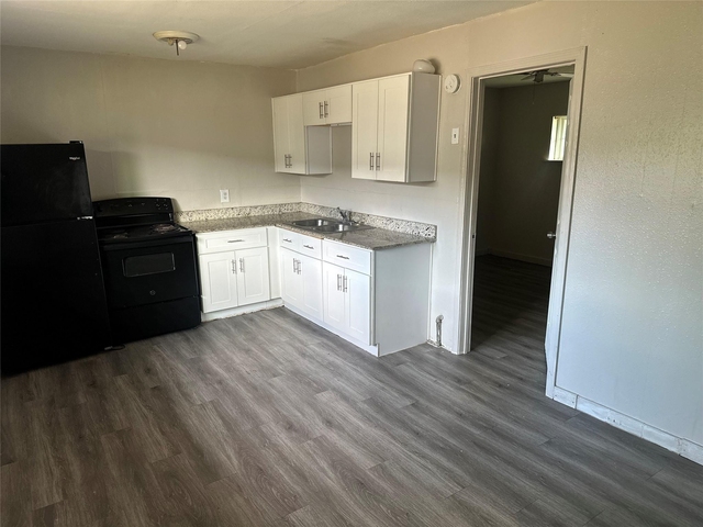 5409 Suez Street - Photo 1