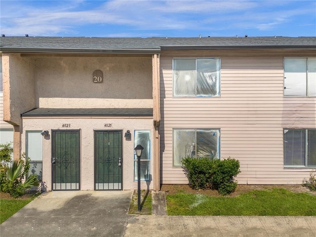 4025 Billingsgate Road - Photo 1