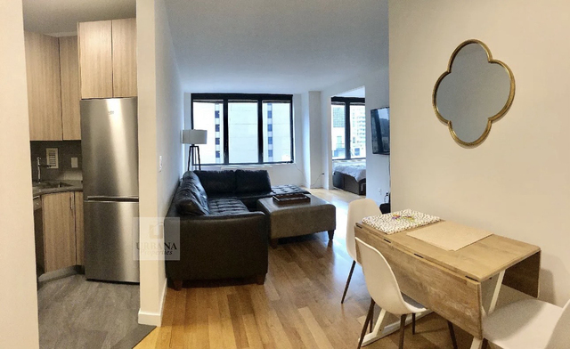 150 East 57th Street, Unit 18c - Photo 1