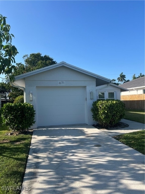 671 100th Avenue N - Photo 1