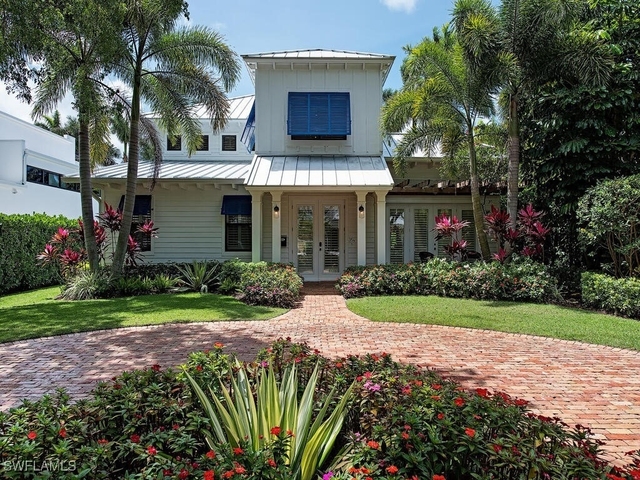 354 1st Avenue N - Photo 1