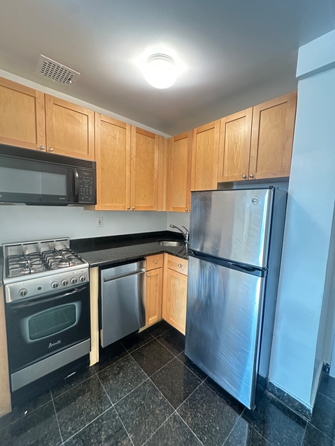 150 East 84th Street - Photo 1