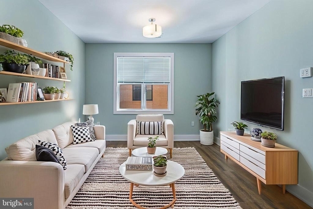 1219 K Street Ne - Photo 1