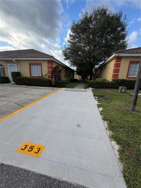 353 Port Pleasant Drive - Photo 1