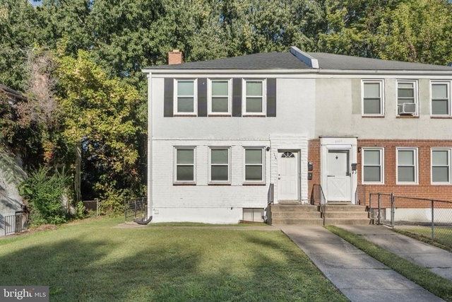 5424 Belle Vista Avenue - Photo 1