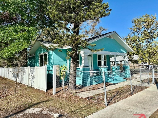 1504 E 33rd Avenue - Photo 1