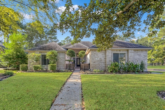 192 Monterrey Road W - Photo 1