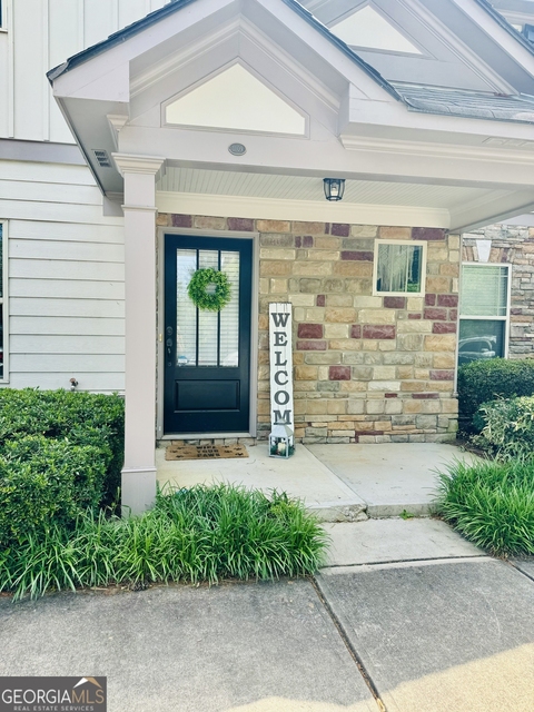 451 N Columbia Street - Photo 1