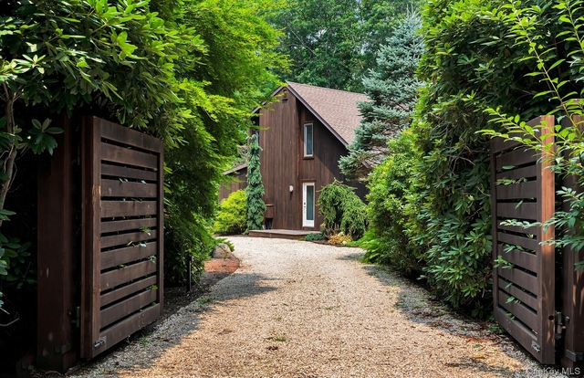 8 Foxglove Road - Photo 1