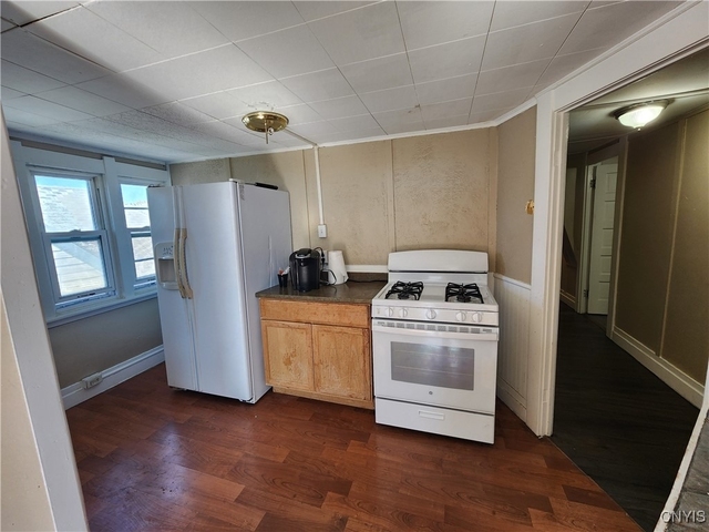 927 State Street - Photo 1
