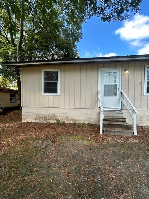 2212 Se 36th Terrace - Photo 1